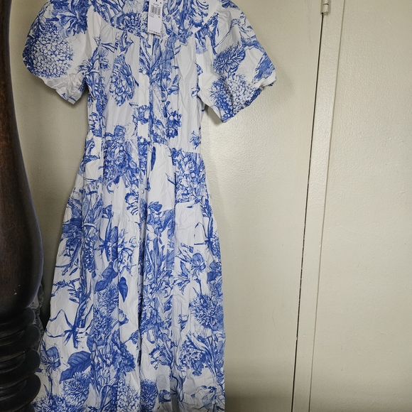 T Tahari Dresses & Skirts - T Tahari Blue and White Floral Midi Dress